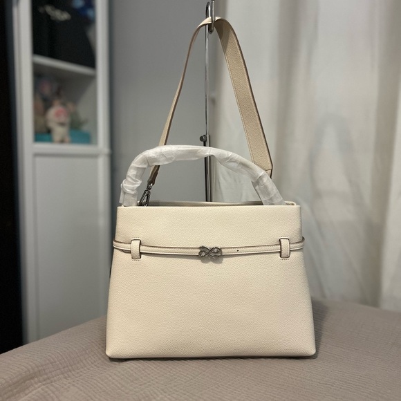 Cream Shoulder Bag with Silver Hardware and Top Handle - Picture 1 of 6